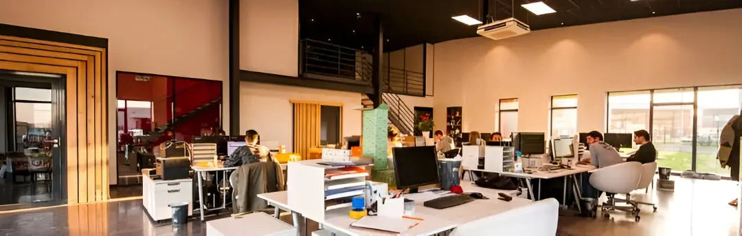 Instalación de repetidor de señal celular en espacio de cowork BERSA Chile