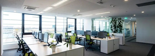 Sala de reuniones METROGAS con cámara de videoconferencia de alto nivel instalada por Smarthold