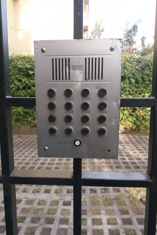 Instalación de videoportero IP para reemplazar citófono tradicional en Chile