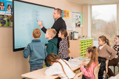 pantallas interactivas i3connect elm 2 para colegio