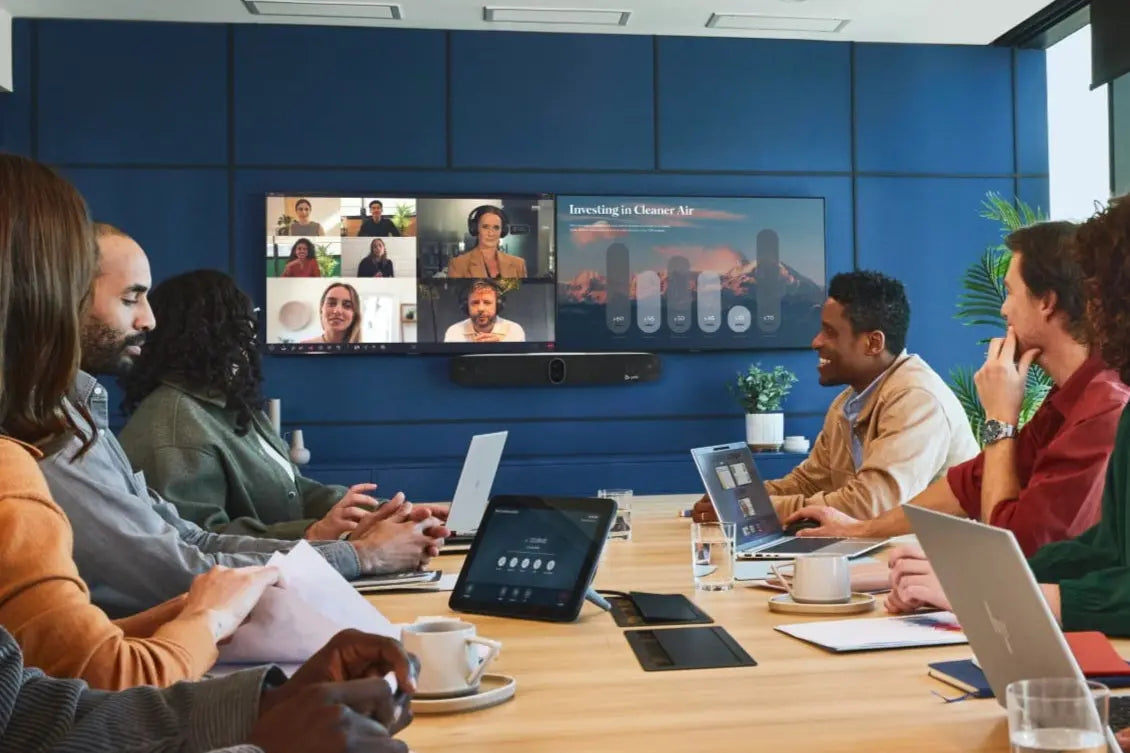 Poly Studio X72 cámara de videoconferencia 4K para salas grandes